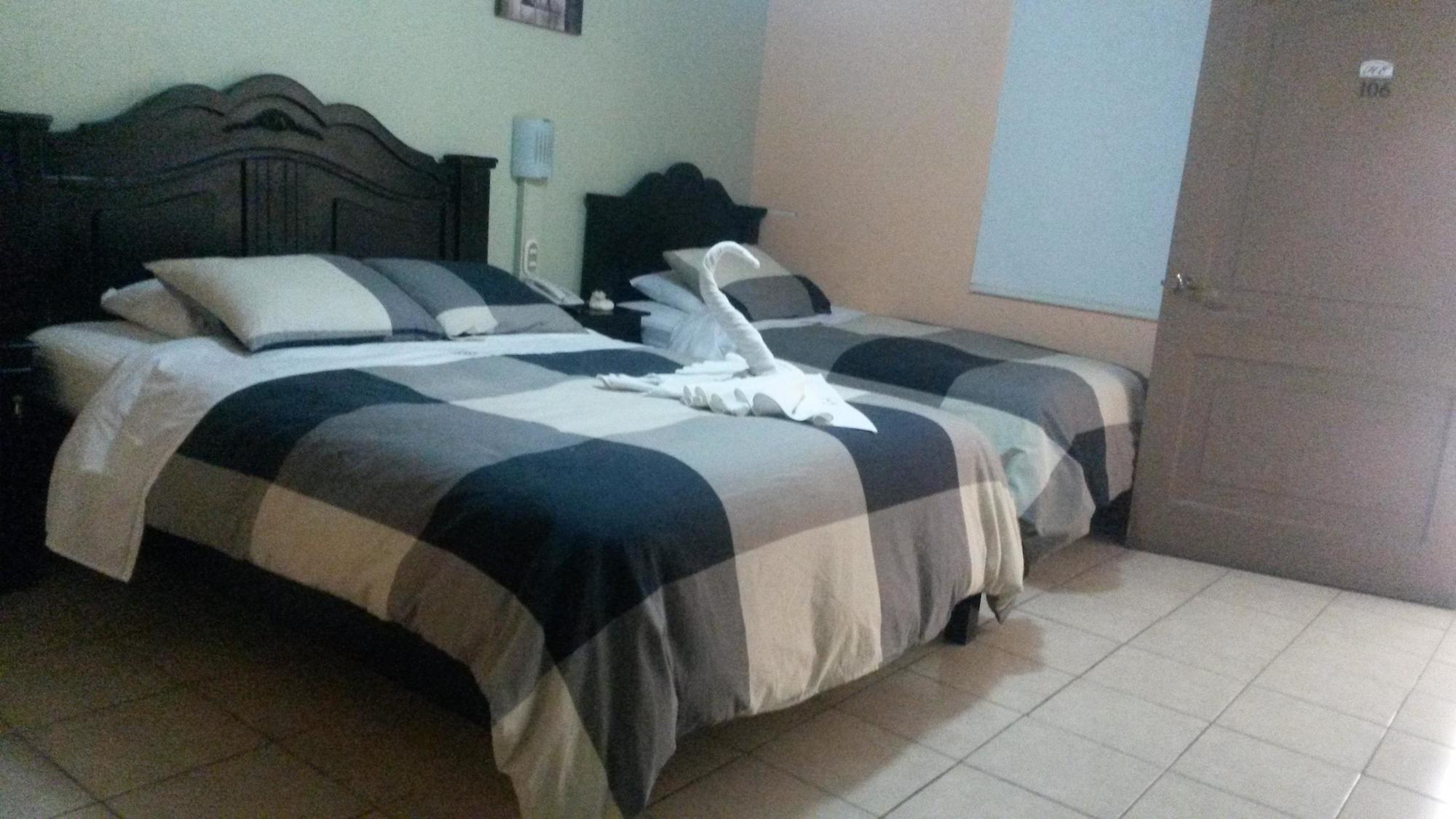 Hotel Eskalima Alajuela Bagian luar foto