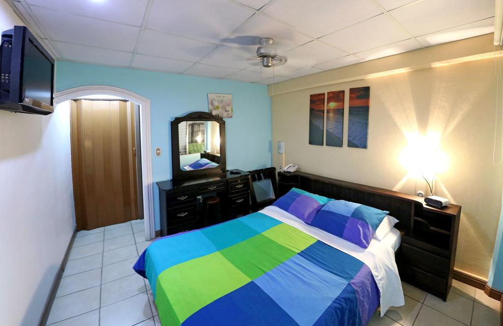Hotel Eskalima Alajuela Bagian luar foto