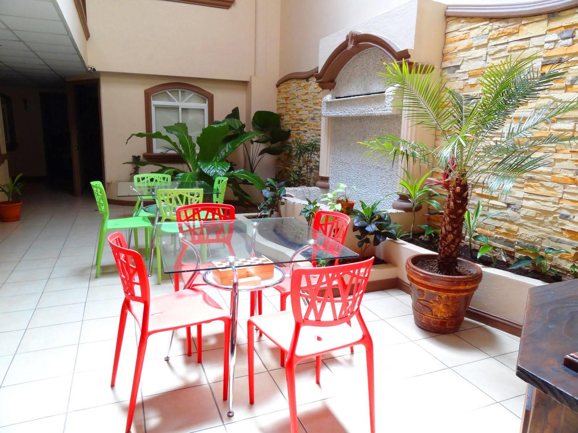 Hotel Eskalima Alajuela Bagian luar foto